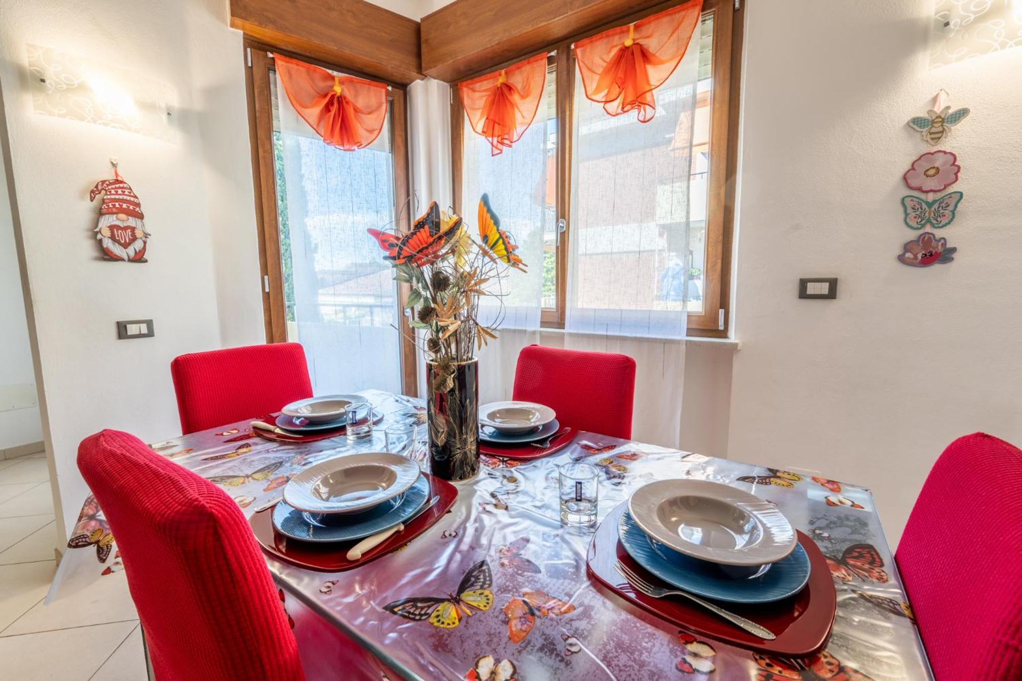 New Luxury 2Bdr Terrace, Views, Ac Appartement Marina Di Carrara Buitenkant foto