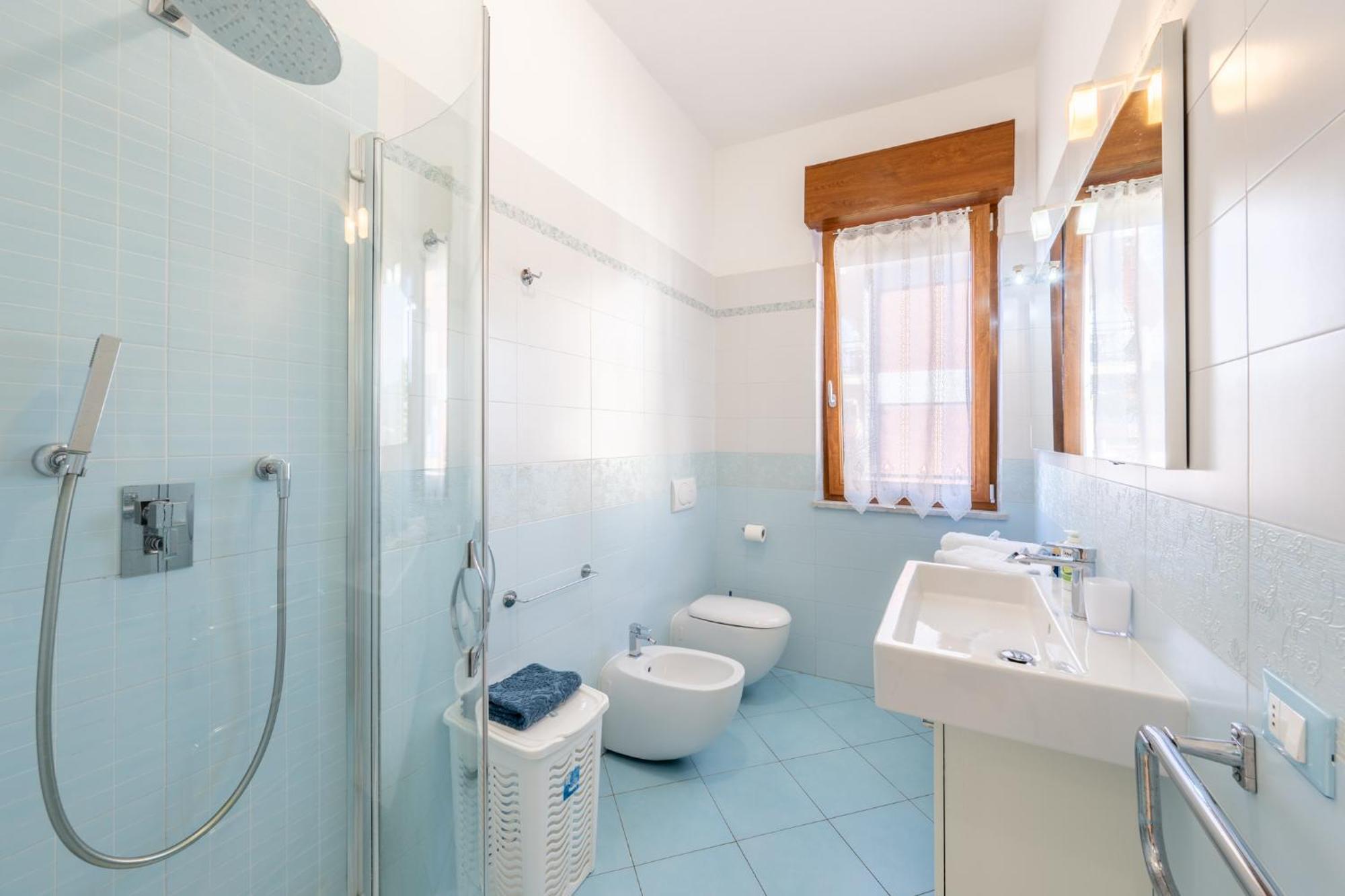 New Luxury 2Bdr Terrace, Views, Ac Appartement Marina Di Carrara Buitenkant foto
