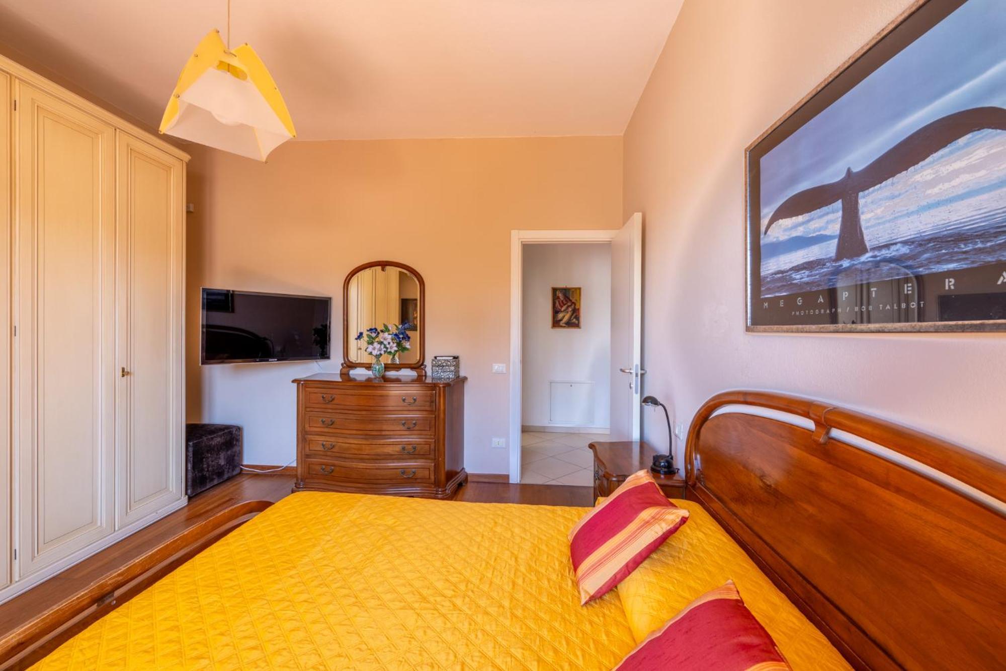 New Luxury 2Bdr Terrace, Views, Ac Appartement Marina Di Carrara Buitenkant foto